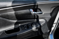 Heated Seats, Heated Steering Wheel, Android Auto, Apple CarPlay, Bluetooth! 6 LOCATIONS KINGSTON -... (image 9)