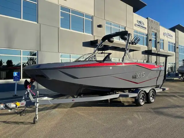 2024 Axis T235 in Powerboats & Motorboats in Saskatoon - Image 3