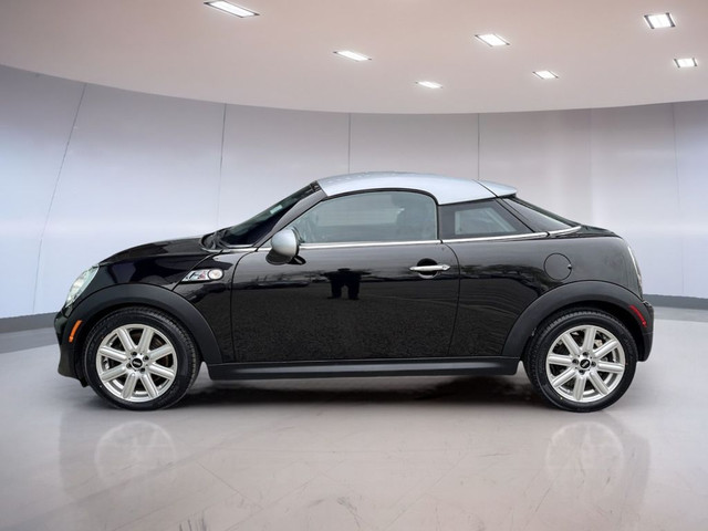 2014 MINI Cooper Hardtop S Coupe / TURBOCHARGED / 6 SPEED MANUAL in Cars & Trucks in Calgary