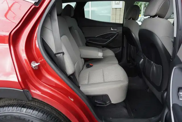 2018 Hyundai Santa Fe in Cars & Trucks in Oakville / Halton Region - Image 18