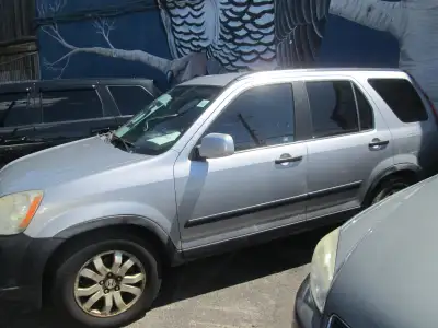2005 HONDA CRV 4WD 122,400 KM SILVER ON BLACK SUV AUTO 2.4L-4CYL. TILT POWER WINDOWS POWER MIRRORS P...