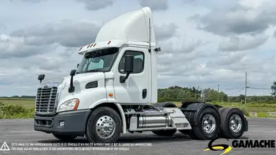 Heavy truck - # STOCK: C-35714 2015 FREIGHTLINER CASCADIA CAMION DE VILLE 2015 FREIGHTLINER CASCADIA...