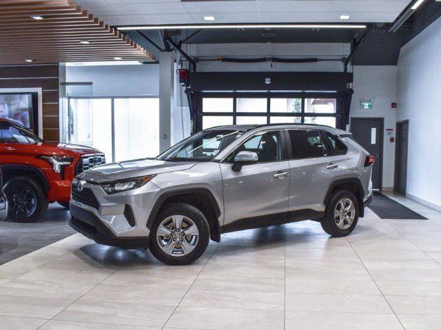 2022 Toyota Rav4 Hybrid LE AWD in Cars & Trucks in Calgary - Image 2