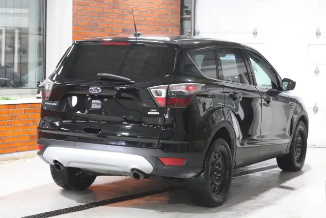 2017 Ford Escape SE in Cars & Trucks in City of Montréal - Image 7