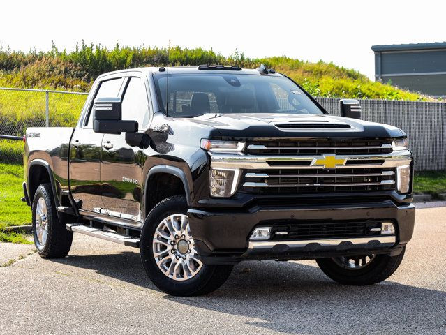 2022 Chevrolet Silverado 3500HD High Country 6.6L Diesel in Cars & Trucks in Strathcona County - Image 2