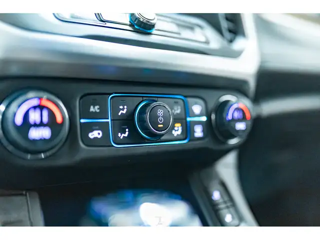 2019 GMC Acadia AWD SLE PSeat BCam in Cars & Trucks in Calgary - Image 20