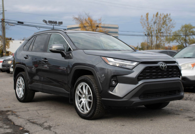 2022 Toyota RAV4 XLE PREMIUM AWD TOIT OUVRANT/MAGS/CARPLAY/SIÈGE in Cars & Trucks in City of Montréal - Image 3