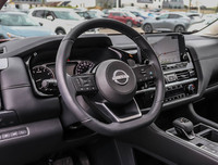 Recent Arrival! Odometer is 3919 kilometers below market average! Nissan Company Demo, Premium Pkg,... (image 7)