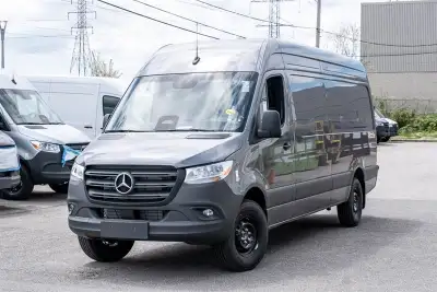 Engine: 2L TURBO 4cyl. L/100Km City: 0.0 L/100Km Hwy: 0.0