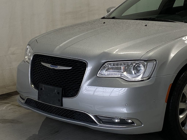 2021 Chrysler 300 Touring AWD in Cars & Trucks in Strathcona County - Image 3