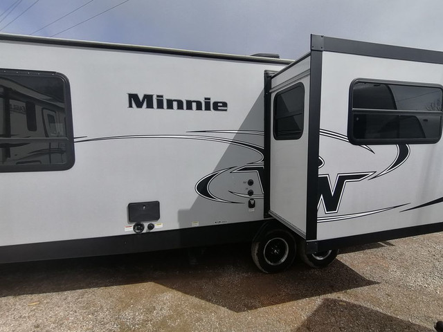 2019 WINNEBAGO MINNIE 2500RL in Travel Trailers & Campers in London - Image 4