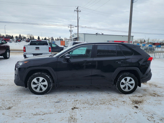 2022 Toyota RAV4 LE AWD in Cars & Trucks in St. Albert - Image 3