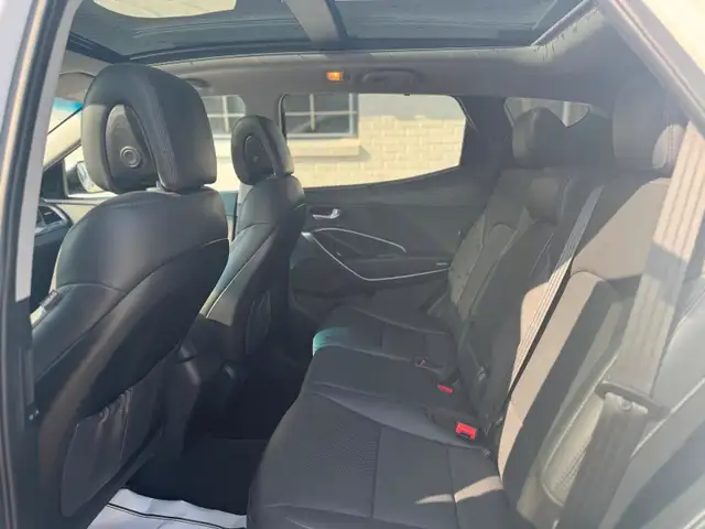 2018 Hyundai Santa Fe Sport 2.4L SE AWD in Cars & Trucks in Calgary - Image 11