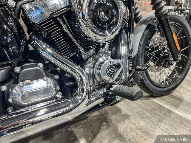 2025 Harley-Davidson FXBB - Street Bob FXBB STREET BOB in Street, Cruisers & Choppers in Calgary - Image 12
