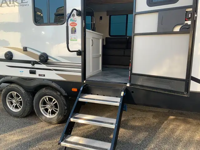  2023 Palomino Solaire 294DBHS in Travel Trailers & Campers in Barrie - Image 8