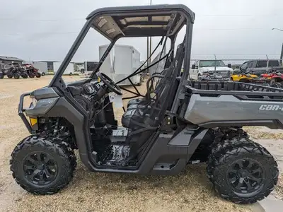2024 Can-Am Defender XT HD7EQUIPPED TO GET IT DONE. Full exterior protection and 4,500 lbs factory-i...