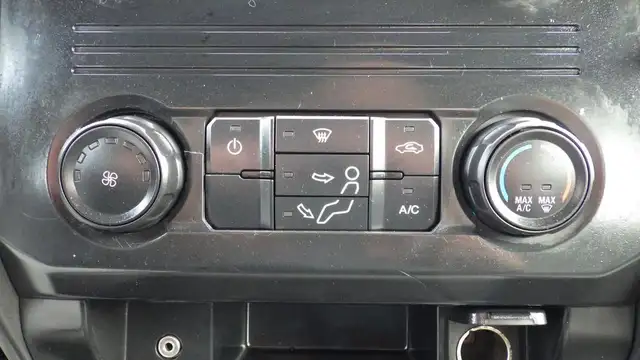 2019 ford F-550 11 Foot Flat Deck 4WD in Heavy Trucks in Richmond - Image 30