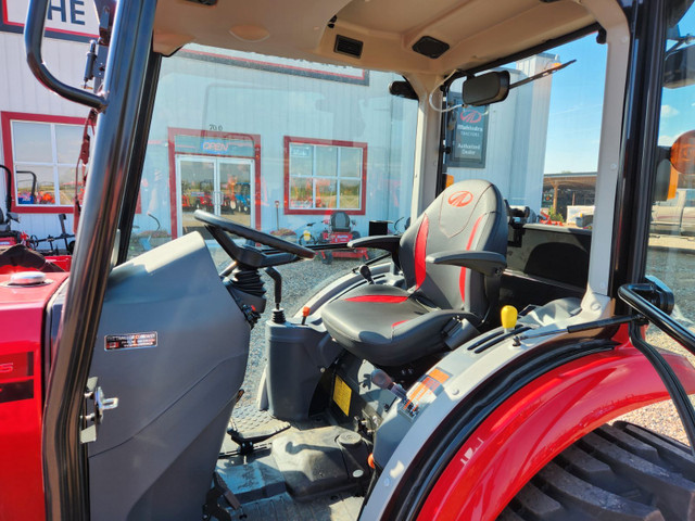 New 35HP Mahindra tractor with loader- 0% financing- NO DPF in Farming Equipment in Saskatoon - Image 2