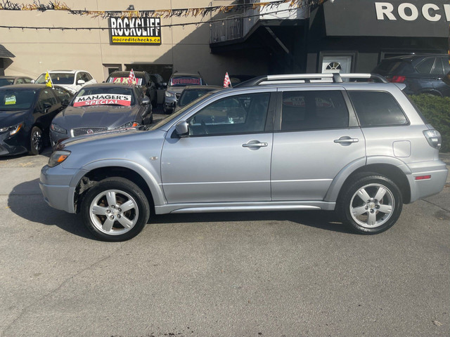 2005 Mitsubishi Outlander Limited in Cars & Trucks in City of Toronto - Image 2