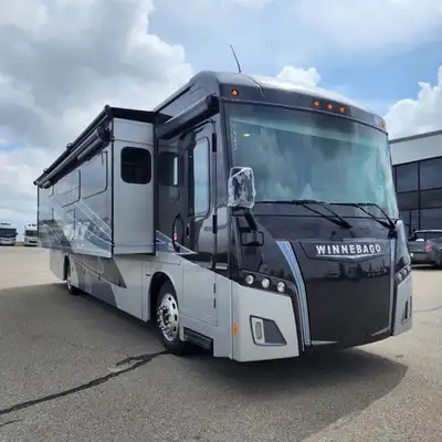 2023 Winnebago Forza 38W All the joys of home, far from home. Because there’s never just one way to...