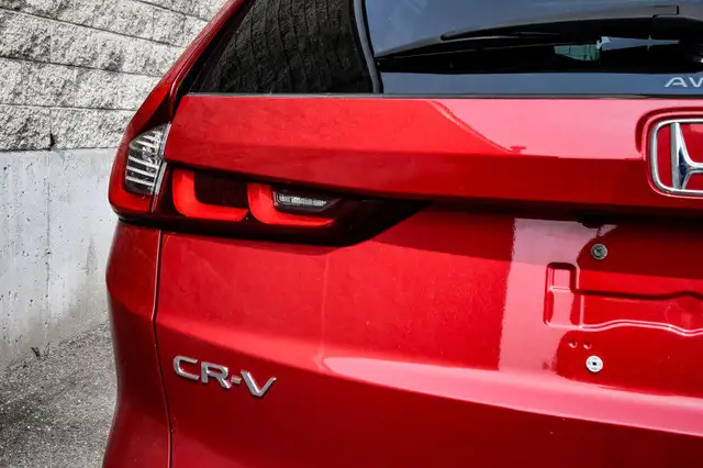 2024 Honda CR-V Sport • SUNROOF • POWER LIFTGATE • HEATED SEATS in Cars & Trucks in Kingston - Image 33