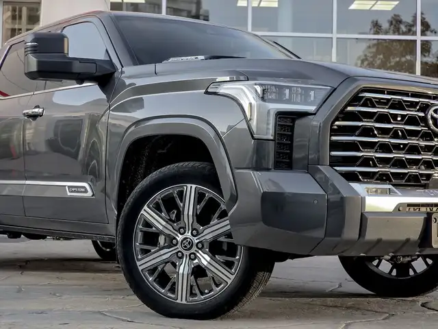 2023 Toyota Tundra 4x4 Crewmax Capstone Hybrid in Cars & Trucks in City of Toronto - Image 4