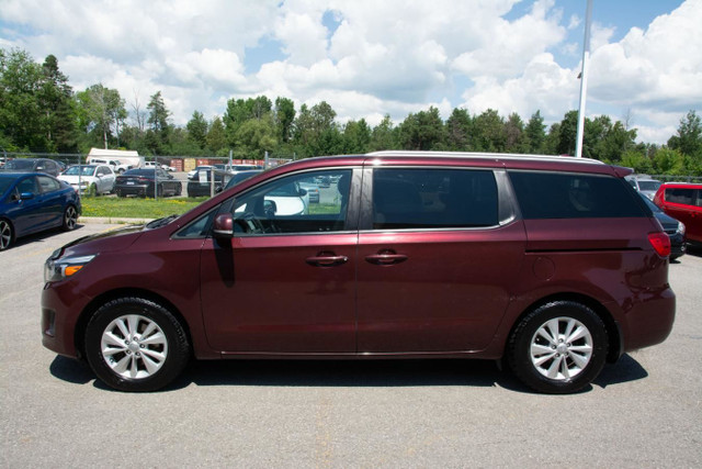 2017 KIA SEDONA LX in Cars & Trucks in Oshawa / Durham Region - Image 2