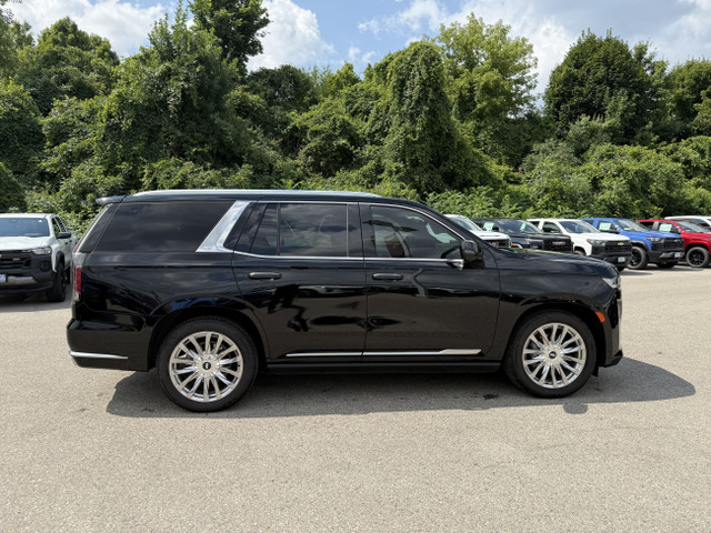2023 Cadillac Escalade 4WD Premium Luxury 6.2L in Cars & Trucks in London - Image 4