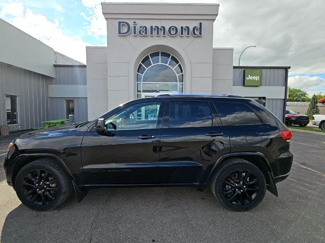 2019 JEEP Grand Cherokee Altitude in Cars & Trucks in Prince Albert