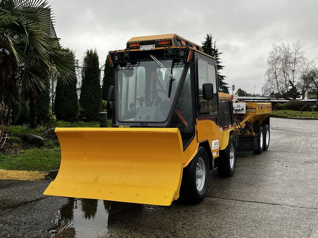 2015 Camoplast SW 4S MT6 Articulating Plow with Sander Trailer in Heavy Trucks in Edmonton - Image 4