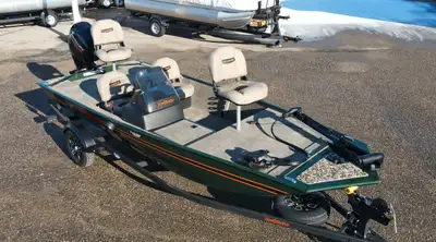 Bass Tracker Classic - SPECIAL EDITION $35,995 - $2,000 [SUNCHECK CASH] =$33,995 *Offer Expires at t...