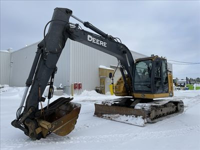 2014 John Deere 135G in Heavy Equipment in Québec City