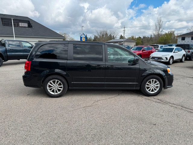 2017 Dodge Grand Caravan SXT+ DVD / tow hitch/ bluetooth, backup in Cars & Trucks in London - Image 4
