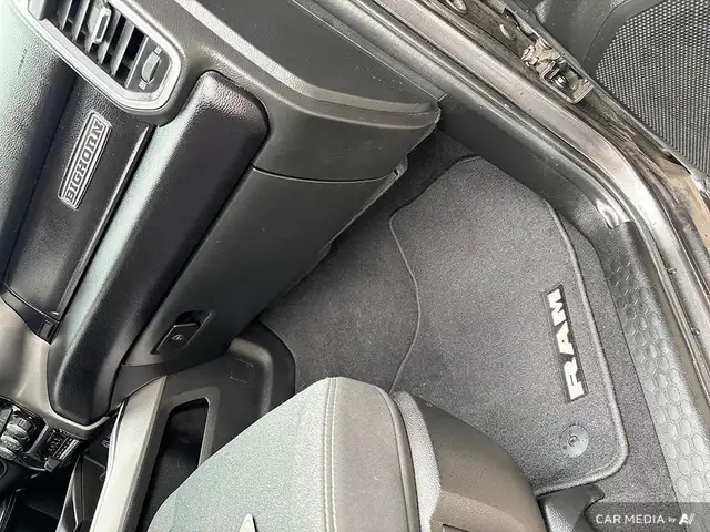 2021 RAM 2500 Big Horn 6.7L CUMMINS | HEATED SEATS | CLEAN CA... in Cars & Trucks in London - Image 27