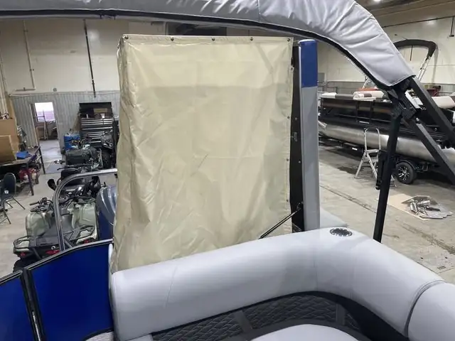 2024 Bennington 22SL 'Cruise' Tri-Toon - HUGE SALE ON NOW! in Powerboats & Motorboats in Saskatoon - Image 21