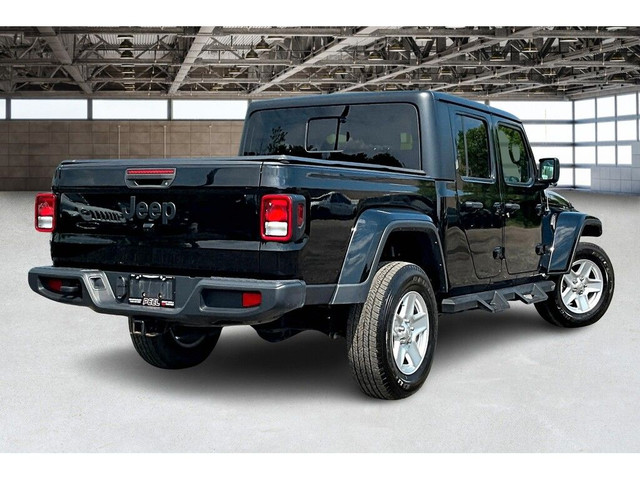 2022 Jeep Gladiator Sport S | HeatedSeats | CarPlay | Hard Top | in Cars & Trucks in Mississauga / Peel Region - Image 2