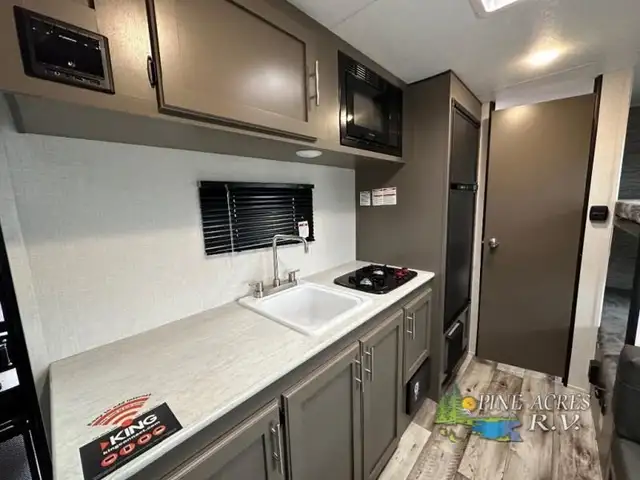 2023 KZ Sportsmen Classic 180BH in Travel Trailers & Campers in Truro - Image 6