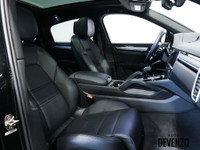 MSRP 131,000$ 2023 Porsche Cayenne Coupe E-Hybrid Platinum Edition, Chromite Black Metallic on Black... (image 7)