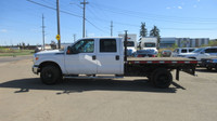 2013 FORD F-350 XLT CREW CAB FLAT DECK . 2013 Ford F-350 Flatbed Truck 4X4 Low Km's AMVIC LICENSED..... (image 7)