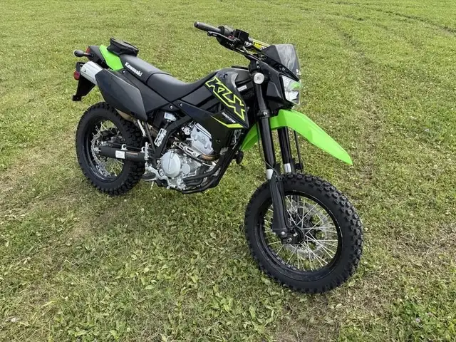 2021 Kawasaki KLX300SM in Dirt Bikes & Motocross in St. Albert - Image 3