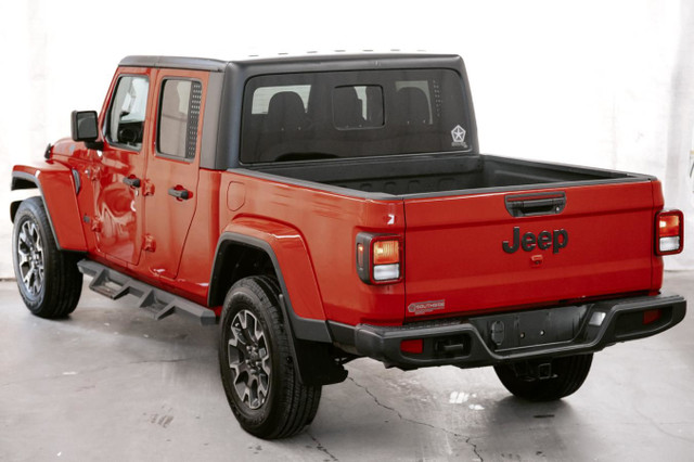 2022 Jeep Gladiator Willys 4x4 for sale in Cars & Trucks in Red Deer - Image 4