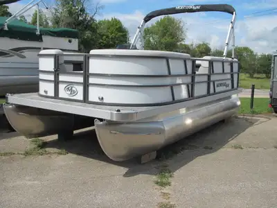 ALSO IN STOCK IN BLACK WITH SIMILAR OPTIONS-CHECK OUT THIS BEAUTIFUL MONTEGO BAY 8518 DELUXE LOADED...