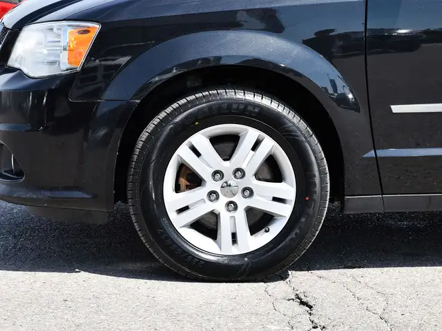 2016 Dodge Grand Caravan Crew ~Heated/Power Seats ~Cam ~Stow 'N  in Cars & Trucks in Barrie - Image 11
