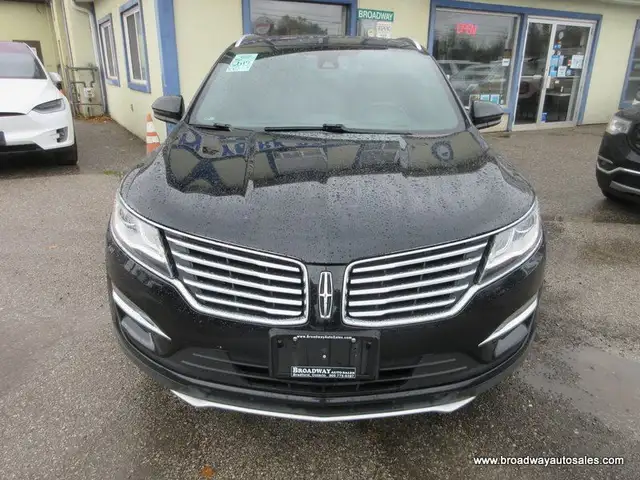 2017 Lincoln MKC ALL-WHEEL DRIVE SELECT-PACKAGE 5 PASSENGER 2.0L in Cars & Trucks in Markham / York Region - Image 6