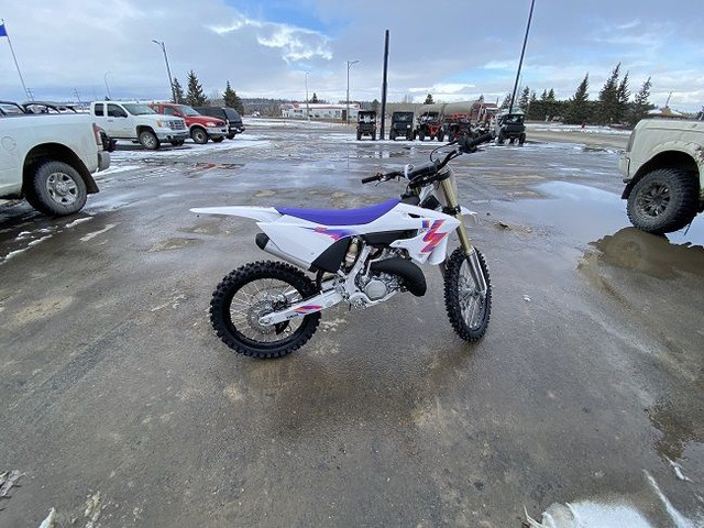 2024 Yamaha YZ125 - Anniversary White in Dirt Bikes & Motocross in Red Deer - Image 2
