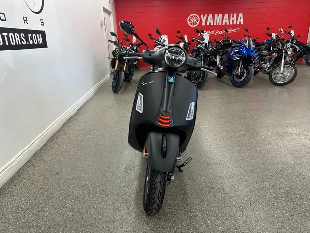 2025 Vespa GTS 310 Supersport MY 25 - V6610 - -No Payments for 1 in Scooters & Pocket Bikes in Markham / York Region - Image 10