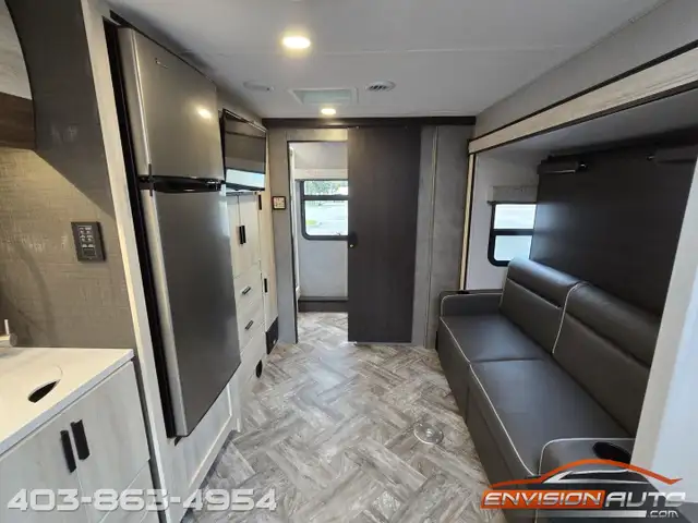 2021 FOREST RIVER SUNSEEKER MBS 2400T C-Class Motorhome RV in Cars & Trucks in Calgary - Image 24