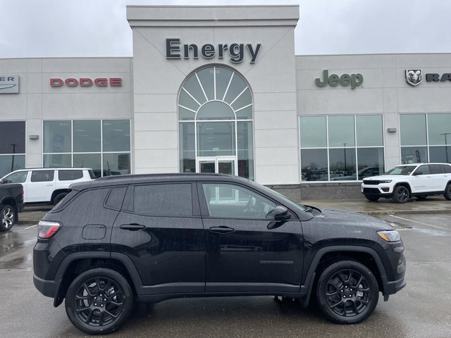 2025 Jeep COMPASS ALTITUDE 4X4 Base in Cars & Trucks in Saskatoon
