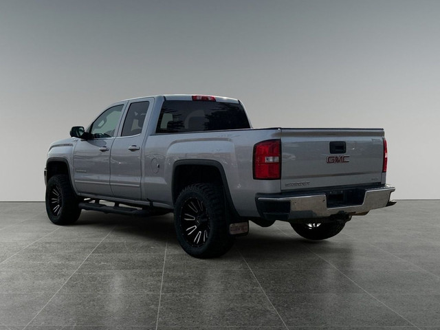 2018 GMC Sierra 1500 4WD Double Cab 143.5 SLE in Cars & Trucks in Calgary - Image 4
