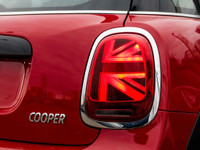 KEY POINTS & FEATURES Recent addition to MINI Toronto's carefully selected Pre-Owned Inventory! Acci... (image 7)